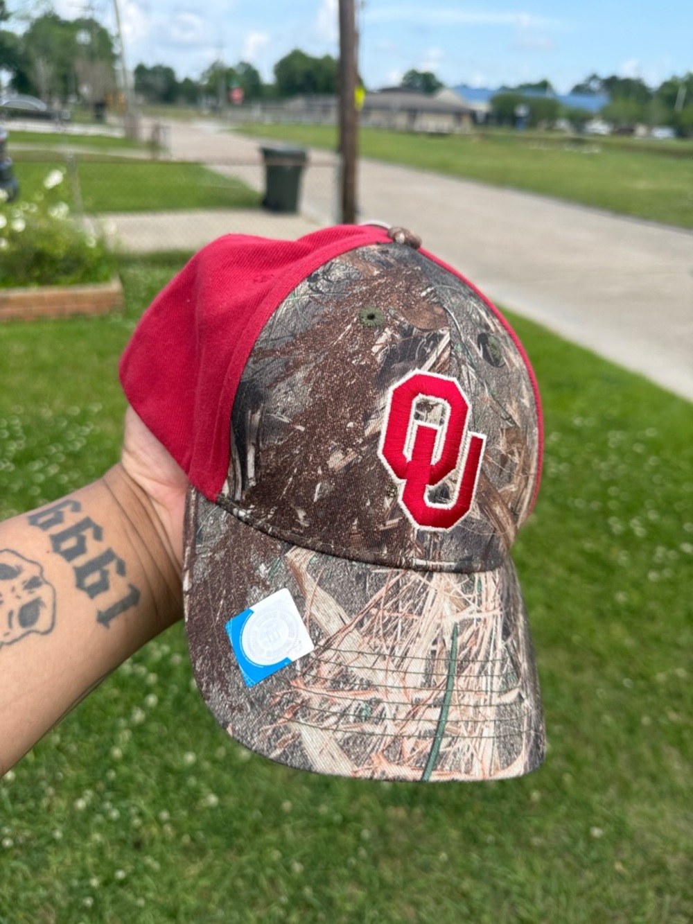 Oklahoma Sooners Red & Camo Baseball Cap